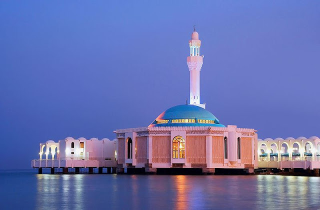مسجد الرحمة العائم جدة