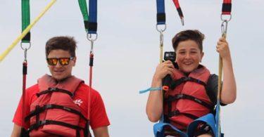 boys-Parasailing-Over-Jeddah-Red-Sea-Jeddah-Season-2022-Saudi-Seasons